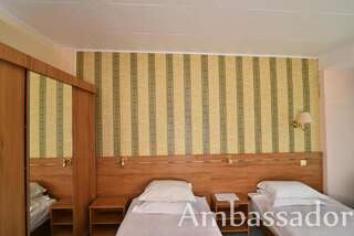 Отель Hotel Ambassador Золотые Пески Двухместный номер с 2 отдельными кроватями-2